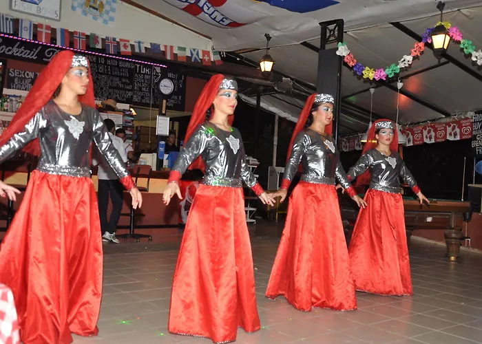 Aparthotel Club Sunset 3*