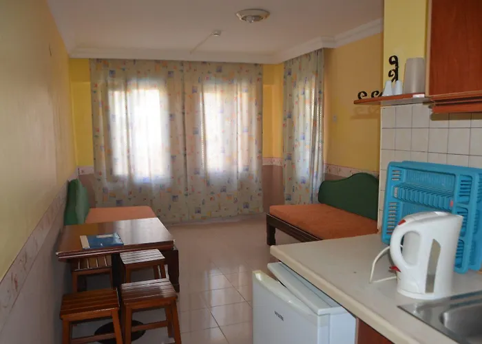 Club Sunset Aparthotel 3*