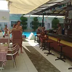 Апарт-отель Club Sunset