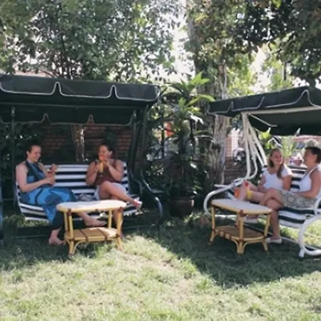 Ξενοδοχείο με διαμερίσματα Club Sunset Μαρμαρίς