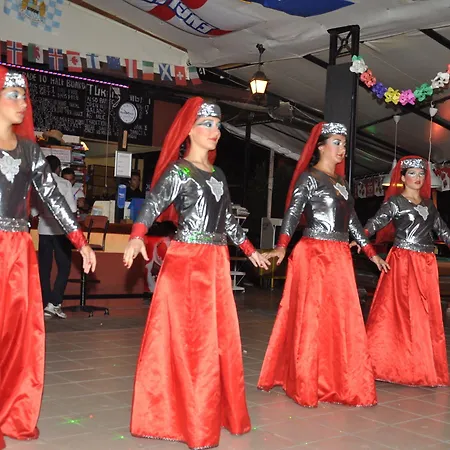 Ξενοδοχείο με διαμερίσματα Club Sunset 3*