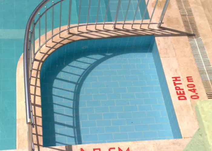 Club Sunset アパートホテル マルマリス